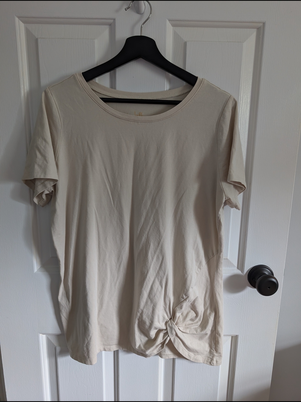 Women’s Cream Short Sleeve Knot Front Top Large